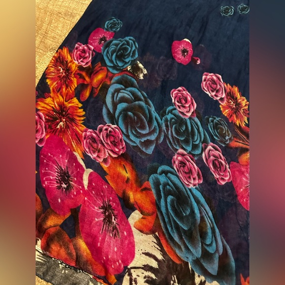 EUC Lightweight Long Large Shawl Scarf - Picture 1 of 2